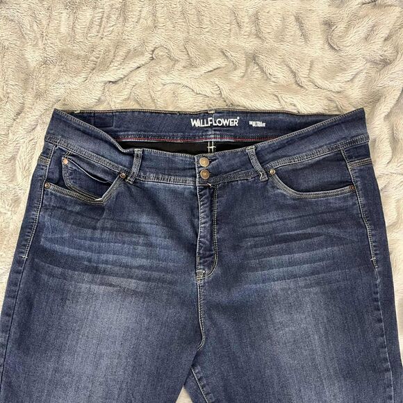 Wallflower Jeans Womens Size 24 Regular Ultra Fit Skinny Dark Wash Stretch Denim - Picture 3 of 8